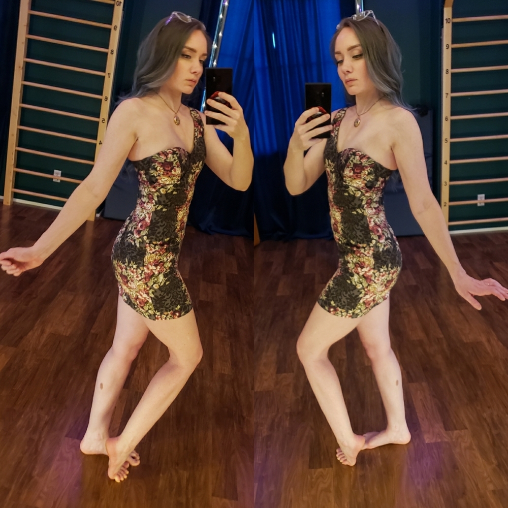Single shoulder dress